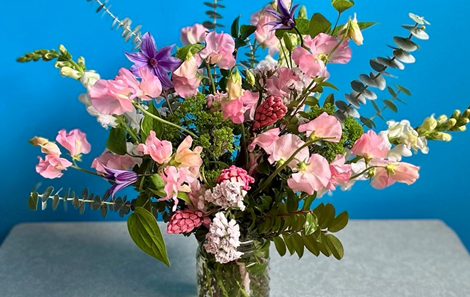 Sweet Pea and Sage is one of our Small Business Shopping Guide business who create custom floral arrangements.